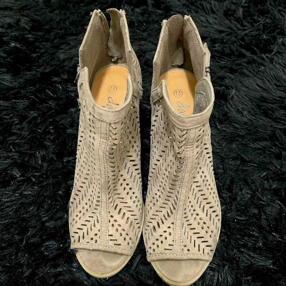 Daytrip Wedges. Size 7.5. Worn 1 time.